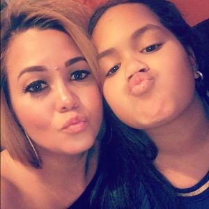 Meet your Posher, Analia